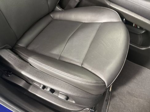 Used 2025 Cadillac XT6 Premium Luxury FWD image 35