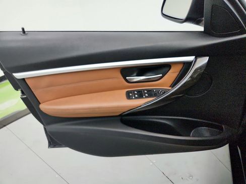 Used 2017 BMW 330i Sedan image 22