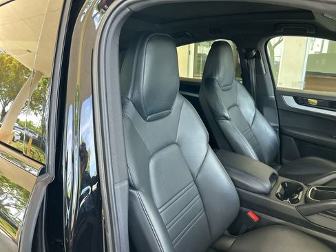 Used 2024 Porsche Cayenne Coupe w/ Premium Package Plus image 12