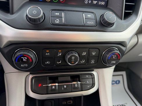 Certified 2023 GMC Acadia SLT image 29