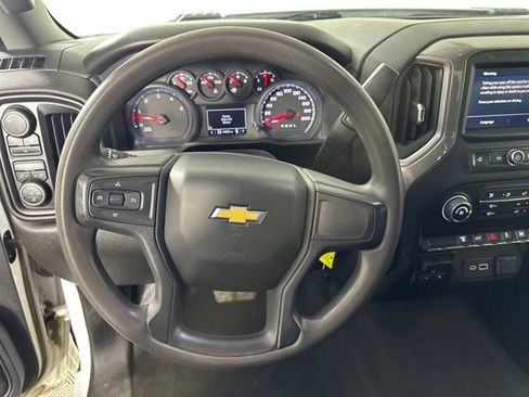 Used 2022 Chevrolet Silverado 2500 Custom w/ Custom Value Package image 14