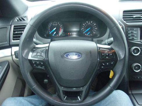 Used 2018 Ford Explorer 4WD image 8