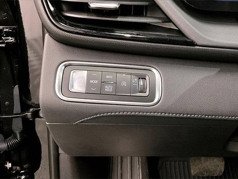 Used 2025 Buick Enclave Avenir w/ Super Cruise Package image 36