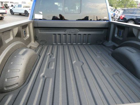 New 2026 Ford F250 Lariat w/ Black Appearance Package AWD/4WD image 7