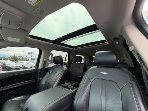 Used 2018 Ford Expedition Platinum AWD/4WD image 30