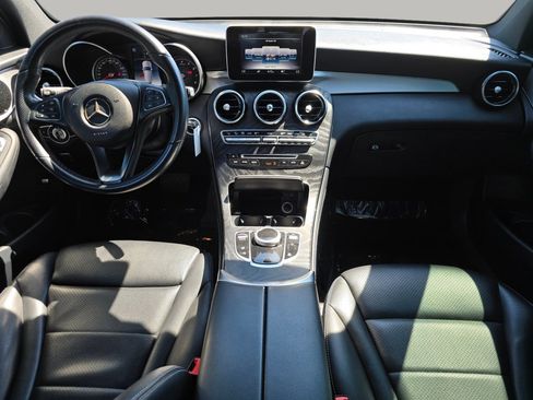 Used 2019 Mercedes-Benz GLC 300 4MATIC image 2