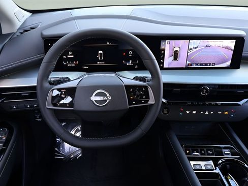 Used 2025 Nissan Murano SL w/ Cargo Package image 15