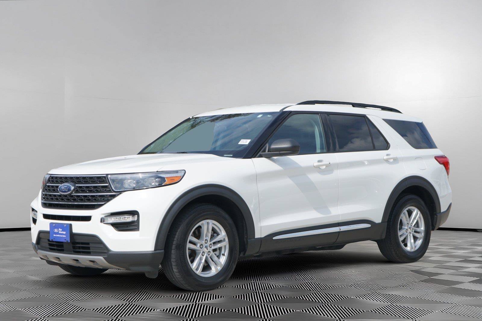 Certified 2023 Ford Explorer XLT w/ Equipment Group 202A RWD image 7