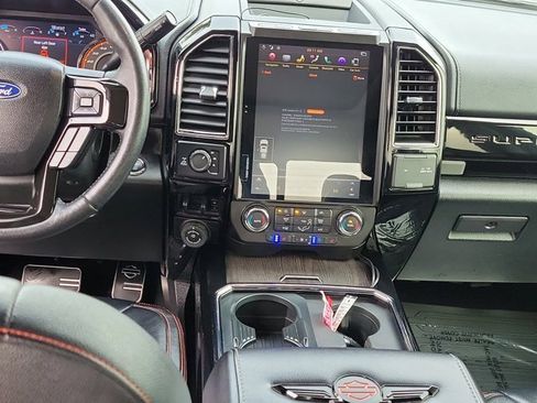 Certified 2020 Ford F250 Lariat w/ Lariat Ultimate Package image 18