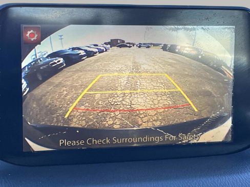 Used 2018 MAZDA MAZDA3 Grand Touring image 39