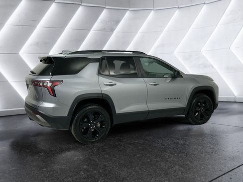 Used 2025 Chevrolet Equinox LT w/ Convenience Package II image 4