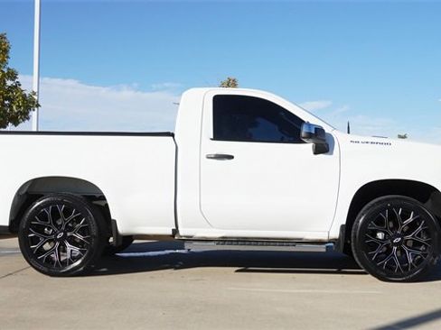 Used 2025 Chevrolet Silverado 1500 W/T w/ WT Value Package image 10