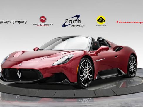 Used 2023 Maserati MC20 Spyder RWD image 1