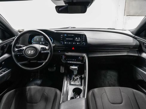 Used 2025 Hyundai Elantra Sport FWD image 12