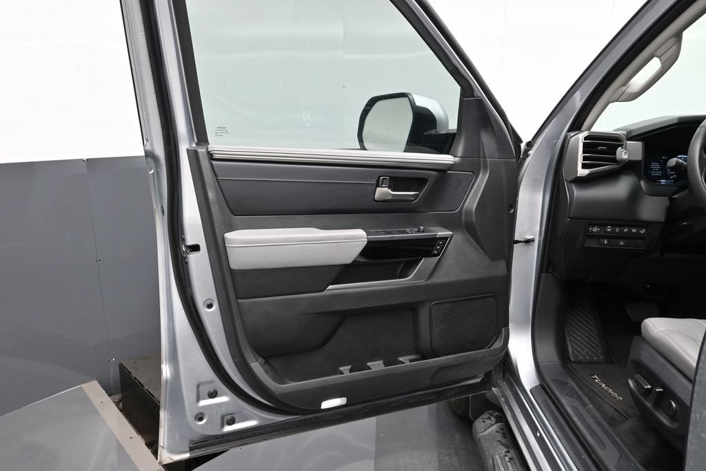 Used 2024 Toyota Tundra Limited w/ Power Package AWD/4WD image 8