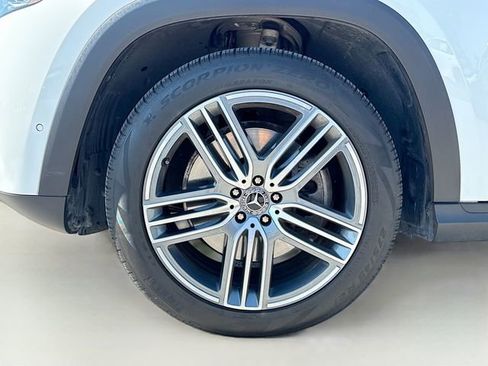 Used 2025 Mercedes-Benz GLS 450 4MATIC image 45