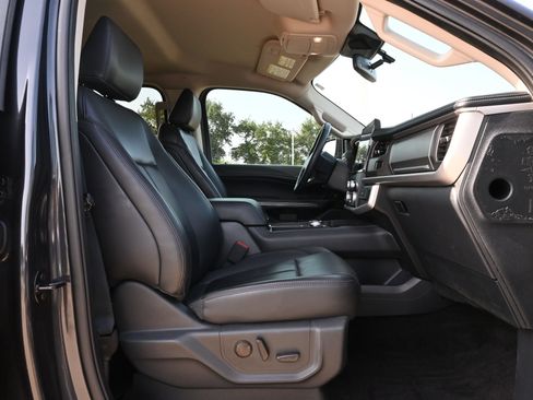 Used 2022 Ford Expedition Max XLT RWD image 26