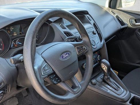 Used 2018 Ford Focus SE image 9