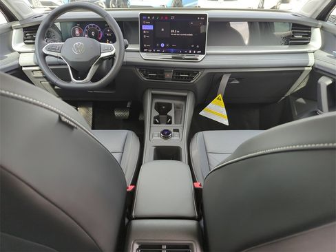 New 2026 Volkswagen Tiguan SE image 25