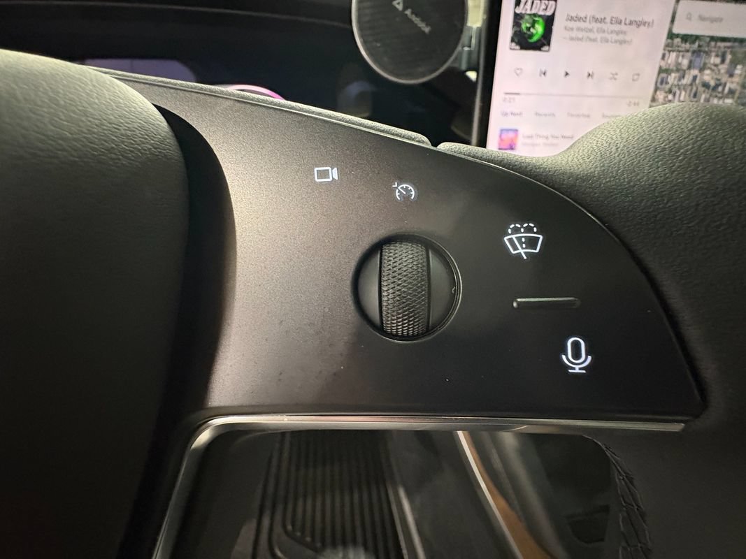 Used 2023 Tesla Model X AWD/4WD image 14