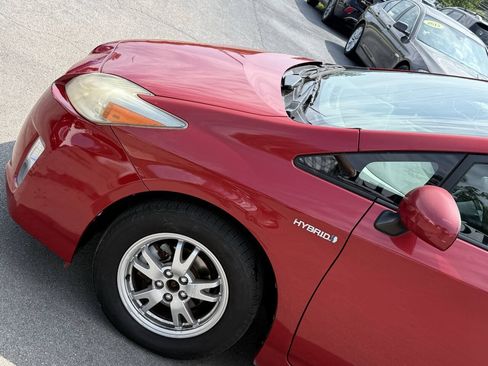 Used 2011 Toyota Prius Two FWD image 2