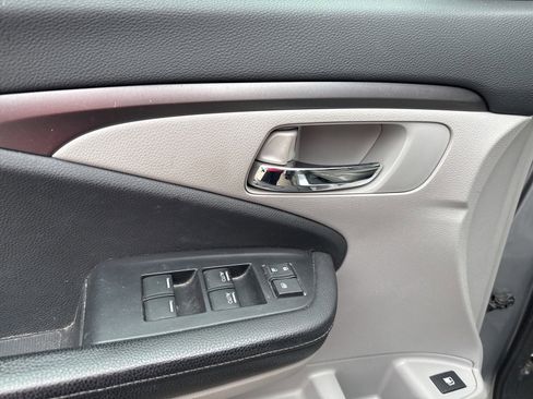 Used 2017 Honda Ridgeline RTL-T image 11