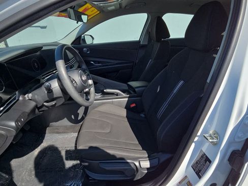 Used 2024 Hyundai Elantra SEL image 12
