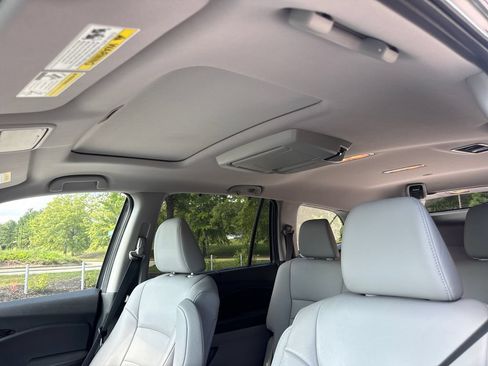 Used 2019 Honda Pilot Touring image 30