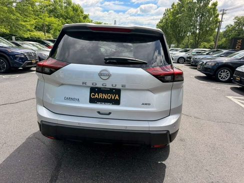 Used 2025 Nissan Rogue SV AWD/4WD image 3