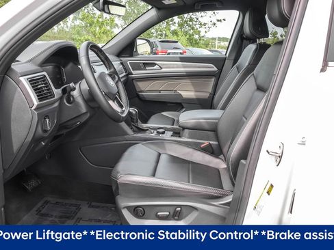 Used 2023 Volkswagen Atlas Cross Sport SE AWD/4WD image 6