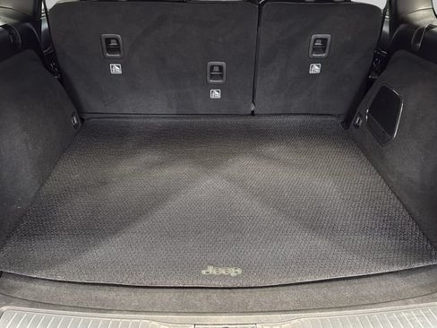 Used 2022 Jeep Grand Cherokee Summit w/ Advanced Protech Group IV AWD/4WD image 7