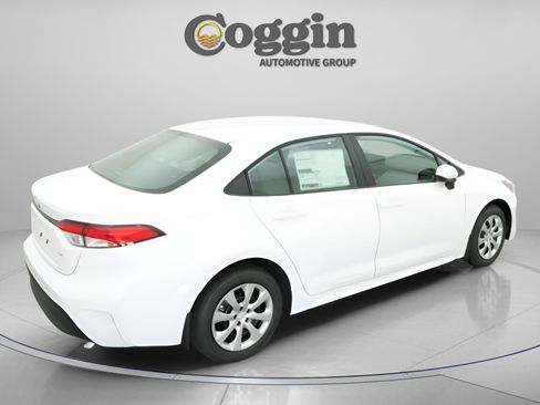 New 2026 Toyota Corolla LE FWD image 18