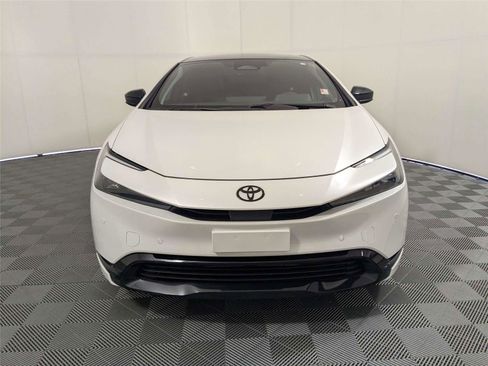Used 2026 Toyota Prius Plug-In Hybrid FWD image 3