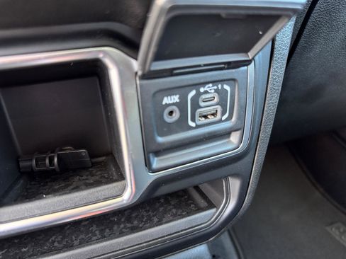 Used 2024 Jeep Wrangler Unlimited Sport AWD/4WD image 32