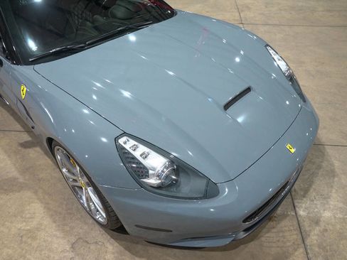 Used 2010 Ferrari California image 29