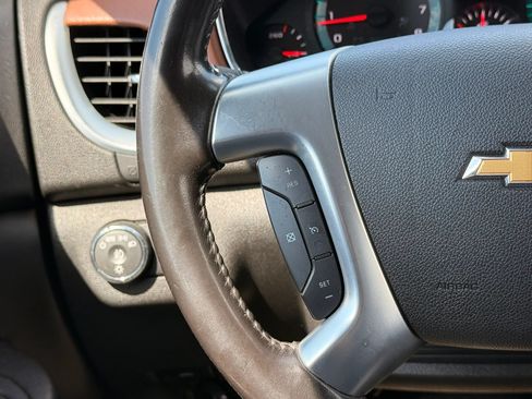 Used 2017 Chevrolet Traverse LT w/ Style and Technology Package FWD image 16