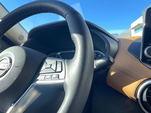 Used 2025 Nissan Sentra SV w/ SV Premium Package image 26