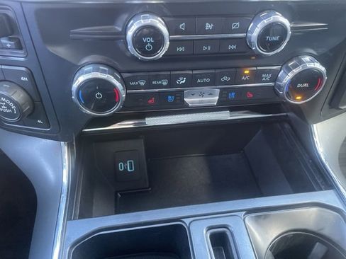 Used 2022 Ford F150 Lariat image 47