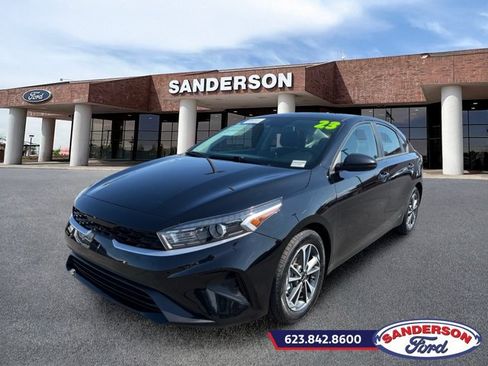 Used 2023 Kia Forte LXS FWD image 7