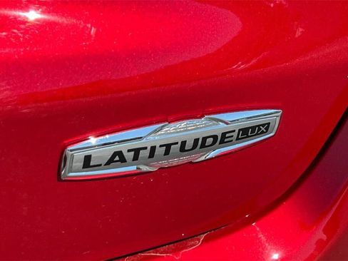 Used 2024 Jeep Compass Latitude image 26