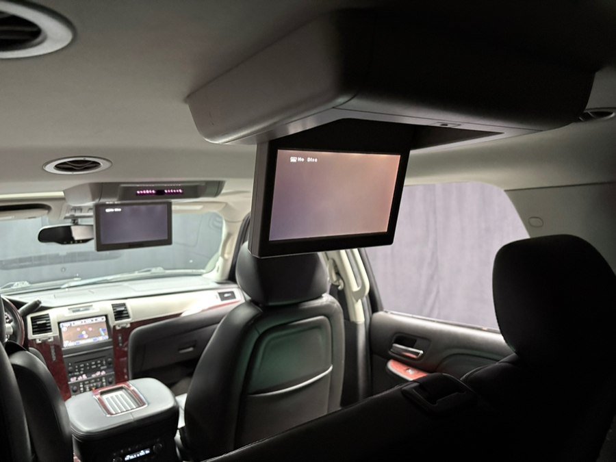 Used 2013 Cadillac Escalade ESV Luxury AWD/4WD image 38