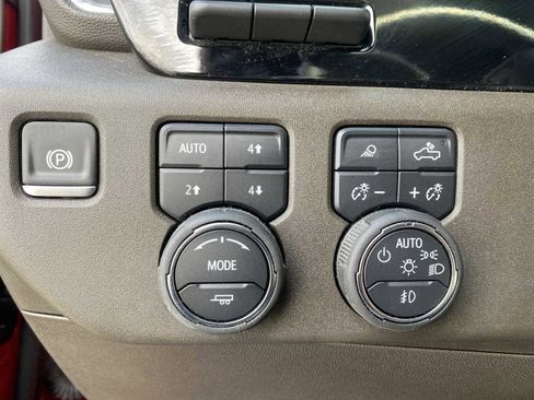Used 2025 Chevrolet Silverado 2500 LTZ w/ LTZ Premium Package AWD/4WD image 20