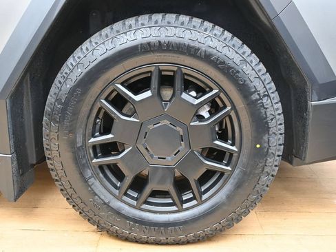 Used 2024 Tesla Cybertruck Cyberbeast AWD/4WD image 18