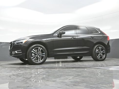 Used 2020 Volvo XC60 T8 Momentum image 25