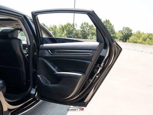 Used 2018 Honda Accord Touring image 44