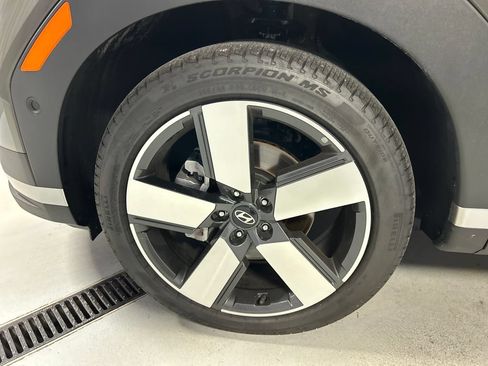 Used 2026 Hyundai Santa Fe Limited AWD/4WD image 9