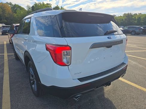 Used 2023 Ford Explorer XLT w/ Equipment Group 202A AWD/4WD image 4