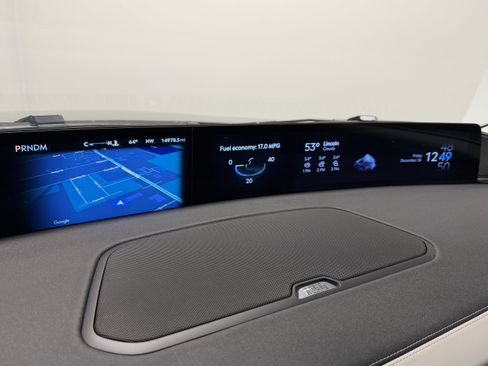 Used 2025 Lincoln Navigator Reserve image 12