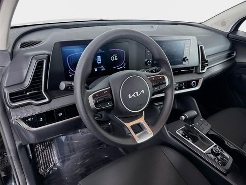 Certified 2025 Kia Sportage LX AWD/4WD image 9