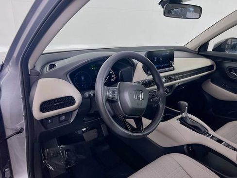 Certified 2025 Honda HR-V LX image 10
